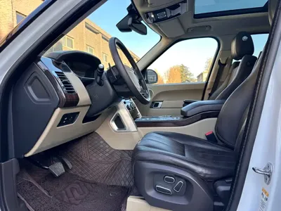 Land Rover Range Rover 2014, 150000 км, за 48851.32 USD