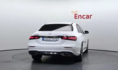 Mercedes-Benz E-Class 2023, 85906 км, за 26250.49 USD