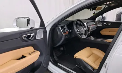 Volvo XC60 2025, 23862 км, за 41348.3 USD - фото 10
