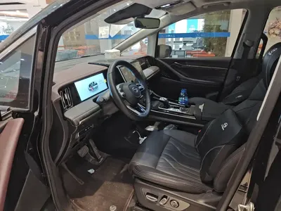 GAC Motor Trumpchi M8 2025, 20000 км, за 26963.68 USD