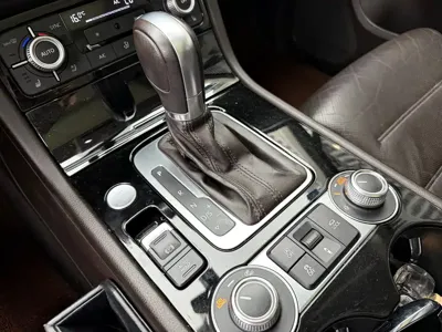 Volkswagen Touareg 2017, 130000 км, за 17116.86 USD - фото 7