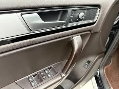 Volkswagen Touareg 2017, 130000 км, за 17116.86 USD - фото 20