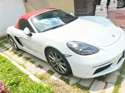 Porsche 718 2023, 40000 км, за 56767.59 USD