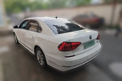 Volkswagen Passat 2016, 160400 км, за 8050 USD