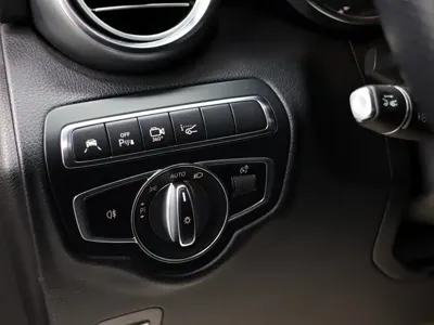 Mercedes-Benz GLC AMG 2019, 55800 км, за 29251.93 USD - фото 12