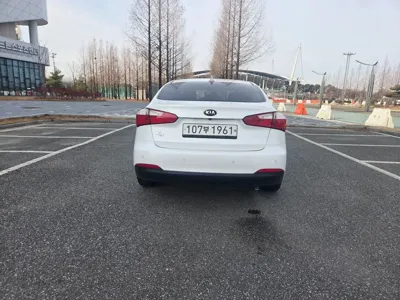 Kia K3 2015, 93571 км, за 3246.16 USD