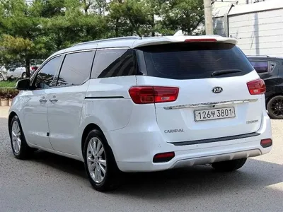 Kia Canival 2019, 150694 км, за 7944.26 USD