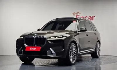 BMW X7 · 2023 год