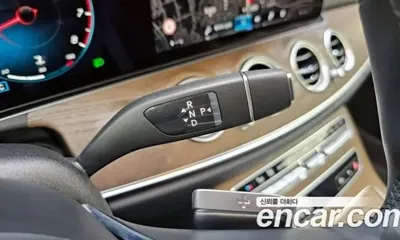 Mercedes-Benz E-Class 2023, 18546 км, за 30195.62 USD - фото 9