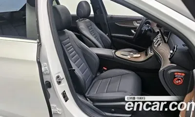 Mercedes-Benz E-Class 2023, 18546 км, за 30195.62 USD - фото 10