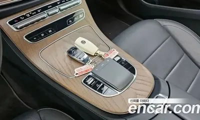Mercedes-Benz E-Class 2023, 18546 км, за 30195.62 USD - фото 17