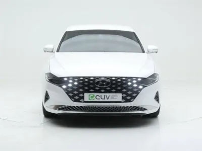 Hyundai Grandeur 2022, 31668 км, за 16865.27 USD