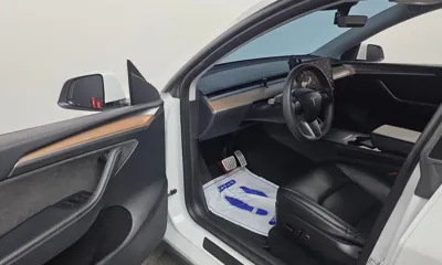 Tesla Model Y 2023, 77182 км, за 28424.13 USD - фото 10