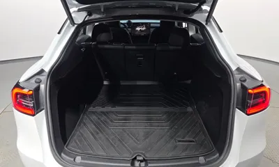 Tesla Model Y 2023, 77182 км, за 28424.13 USD - фото 20