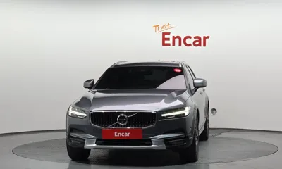 Volvo V90 2018, 355778 км, за 10289.27 USD