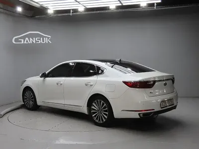Kia K7 2016, 126800 км, за 5645.27 USD