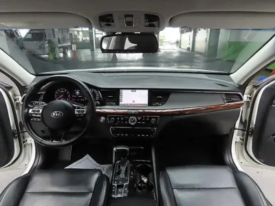 Kia K7 2016, 126800 км, за 5645.27 USD
