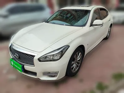 Infiniti Q70 · 2017 год