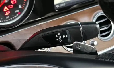 Mercedes-Benz E-Class 2018, 110654 км, за 12286.29 USD - фото 9
