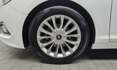 Hyundai Sonata 2017, 170371 км, за 5219.69 USD