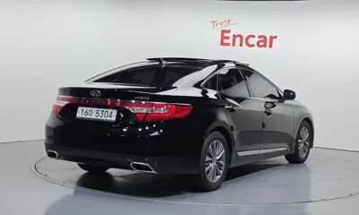 Hyundai Grandeur 2015, 138487 км, за 4988.84 USD