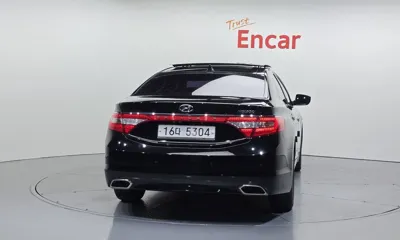Hyundai Grandeur 2015, 138487 км, за 4988.84 USD