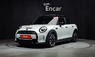 MINI Cooper · 2023 год