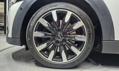 MINI Cooper 2023, 31945 км, за 16576.73 USD
