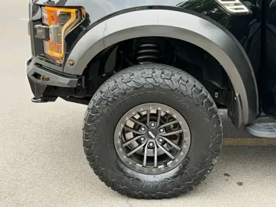 Ford F-150 Raptor 2018, 147000 км, за 38992.77 USD