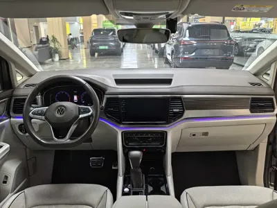 Volkswagen Viloran 2022, 51000 км, за 22954.23 USD - фото 7