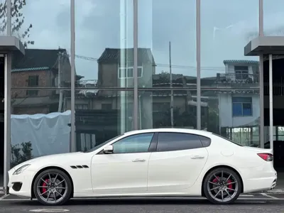 Maserati Quattroporte 2022, 67000 км, за 61505.58 USD