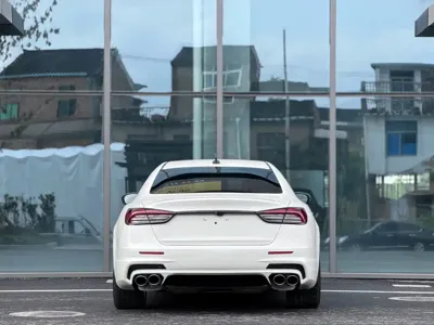Maserati Quattroporte 2022, 67000 км, за 61505.58 USD
