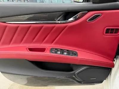 Maserati Quattroporte 2022, 67000 км, за 61505.58 USD - фото 7