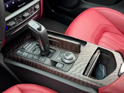 Maserati Quattroporte 2022, 67000 км, за 61505.58 USD - фото 13