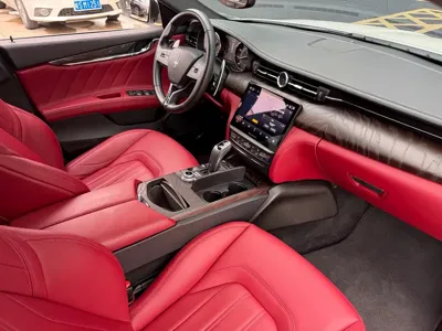 Maserati Quattroporte 2022, 67000 км, за 61505.58 USD - фото 14
