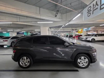 Hyundai Kona 2023, 64000 км, за 14332.26 USD