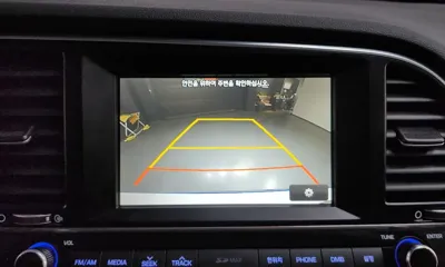 Hyundai Avante 2017, 73270 км, за 5156.01 USD - фото 18