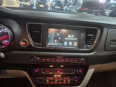 Kia Canival 2018, 155810 км, за 6058.64 USD