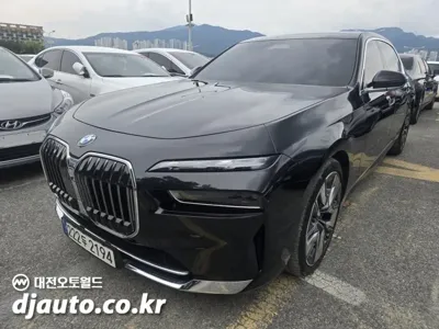 BMW 7-Series 2023, 36600 км, за 72351.34 USD