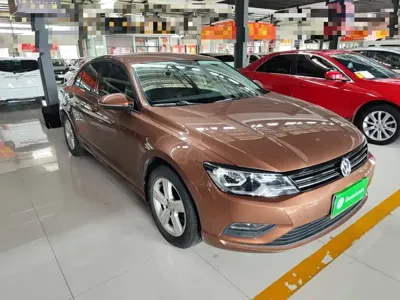 Volkswagen Lamando 2015, 91100 км, за 4921.24 USD