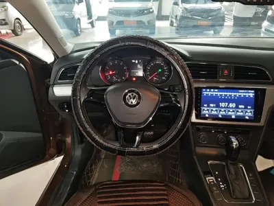 Volkswagen Lamando 2015, 91100 км, за 4921.24 USD - фото 11