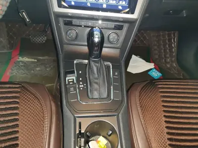 Volkswagen Lamando 2015, 91100 км, за 4921.24 USD - фото 14