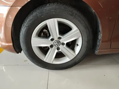 Volkswagen Lamando 2015, 91100 км, за 4921.24 USD - фото 23