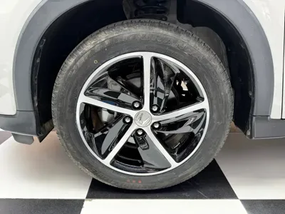 Honda Vezel 2021, 12000 км, за 14239.55 USD
