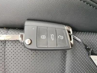 Volkswagen Lavida 2022, 29900 км, за 8855.29 USD - фото 9