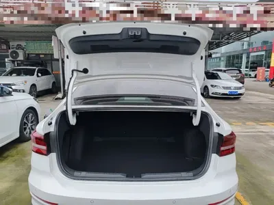 Volkswagen Lavida 2022, 29900 км, за 8855.29 USD - фото 19