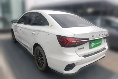 Roewe i5 2021, 23200 км, за 7378 USD
