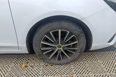 Roewe i5 2021, 23200 км, за 7378 USD - фото 8