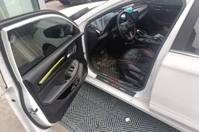 Roewe i5 2021, 23200 км, за 7378 USD - фото 16