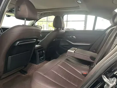 BMW 3 Series 2021, 80000 км, за 23137.27 USD
